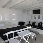 Captain Zeppos Hotel *