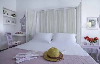 Captain Zeppos Hotel