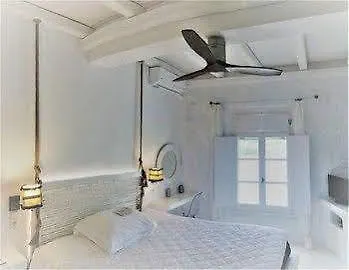 Hotel Captain Zeppos Milos Island