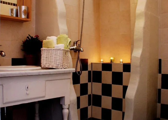 Hotel Captain Zeppos Milos Island