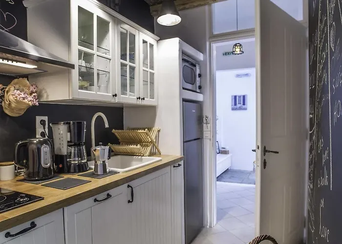 Captain Zeppos Hotel *