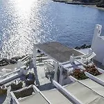 Hotel Captain Zeppos Milos Island