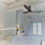 Hotel Captain Zeppos Milos Island