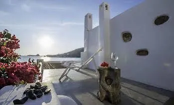 Captain Zeppos Hotel *