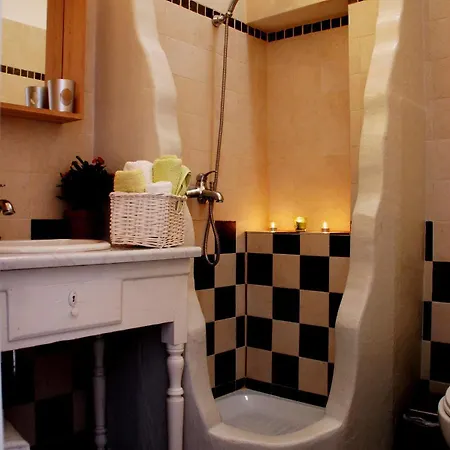 Hotel Captain Zeppos Milos Island