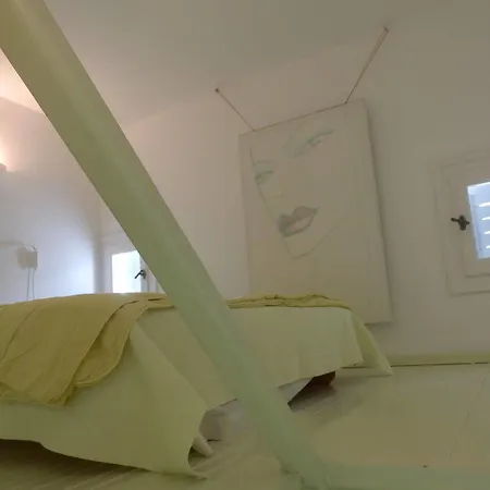 Captain Zeppos Hotel Milos Island