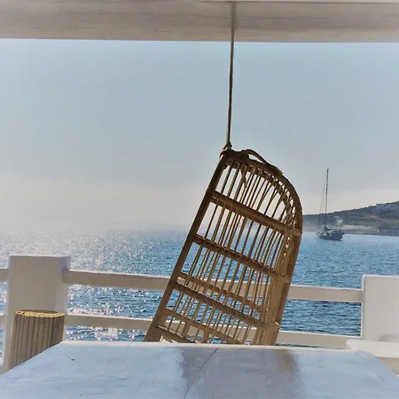 Captain Zeppos Hotel *