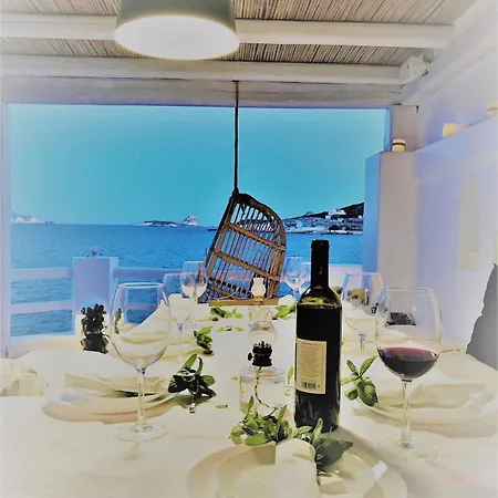 Captain Zeppos Hotel