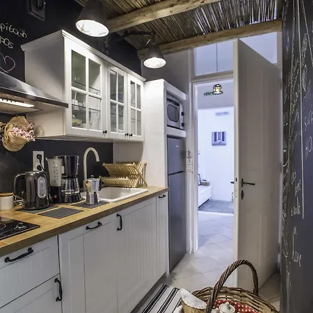 Captain Zeppos Hotel *