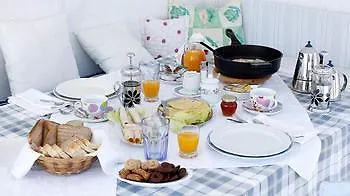 Hotel Captain Zeppos Milos Island