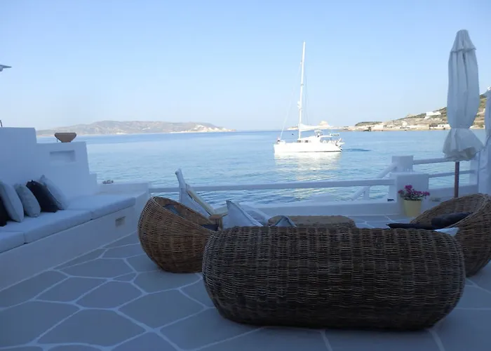 Captain Zeppos Hotel Milos Island