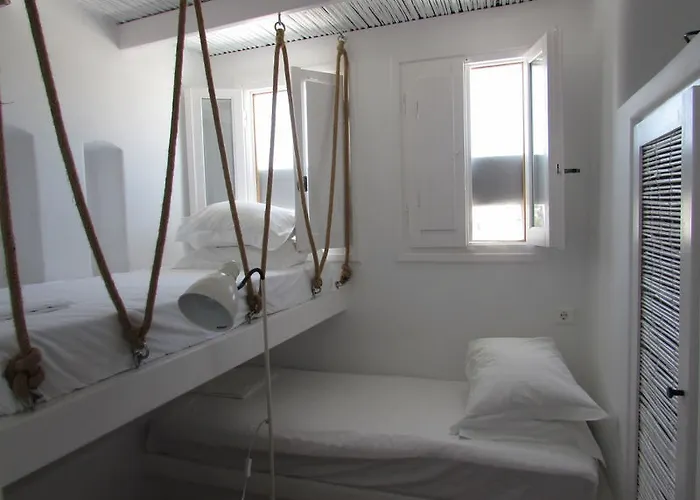 Captain Zeppos Hotel